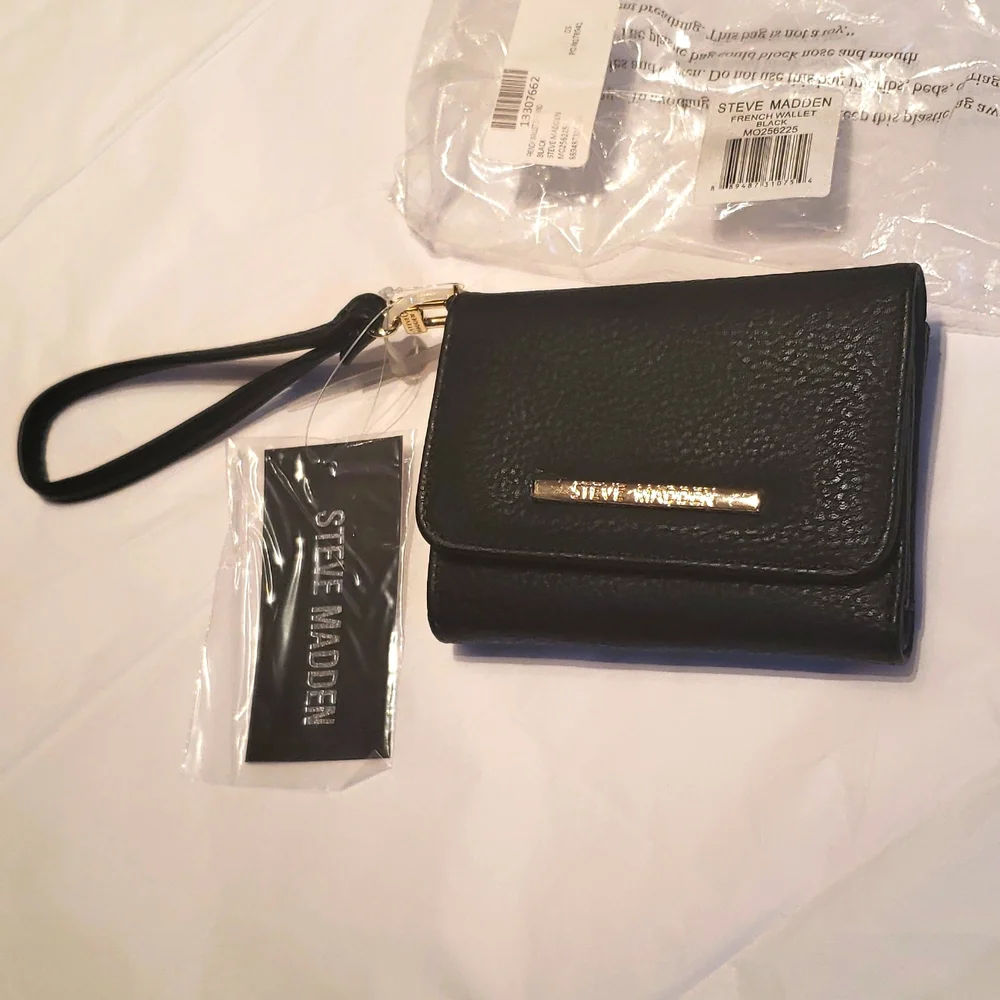 Steve Madden NEW French Wallet Wristlet Money Holder Vegan NWT BLACK GOLD Gift!
